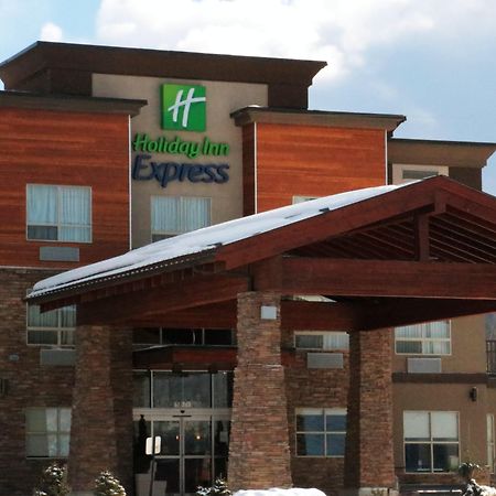 Holiday Inn Express Golden-Kicking Horse, An Ihg Hotel Bagian luar foto