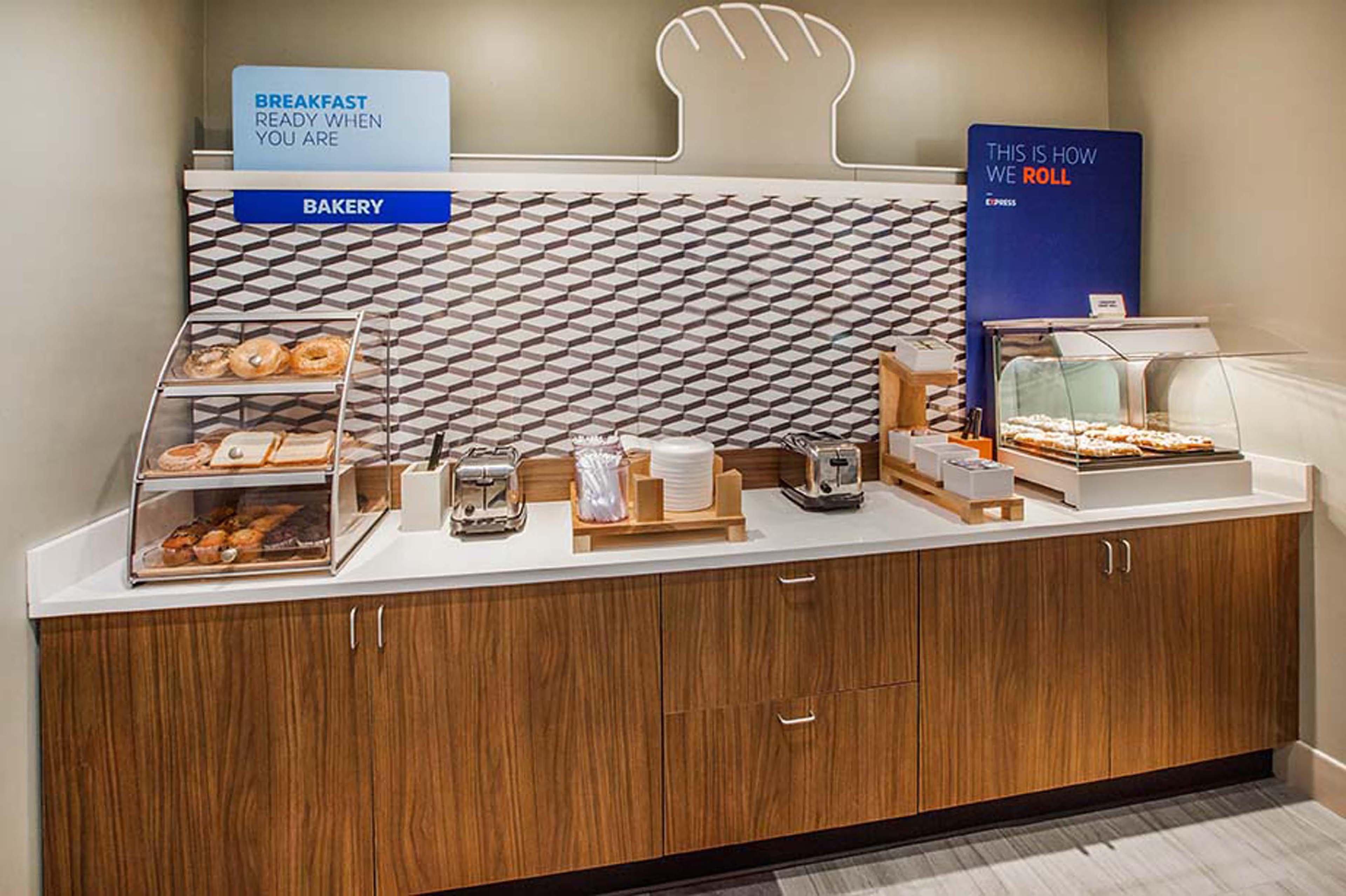 Holiday Inn Express Golden-Kicking Horse By Ihg Bagian luar foto