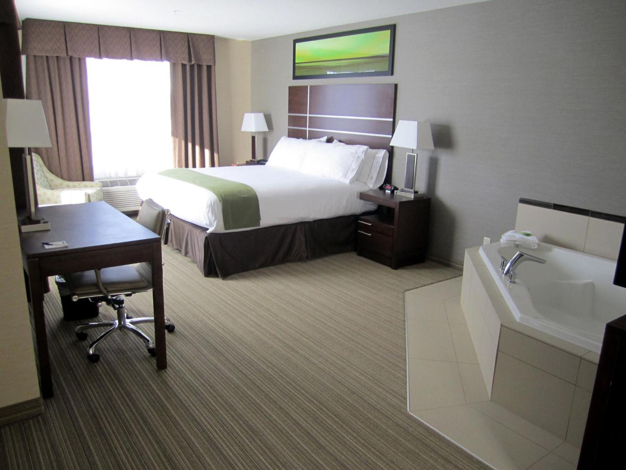 Holiday Inn Express Golden-Kicking Horse By Ihg Bagian luar foto